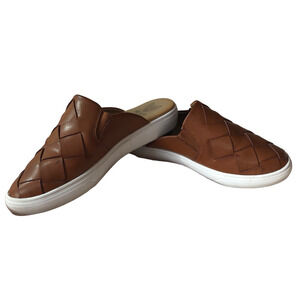 BEAST Fashion tan woven vegan leather slip on, size 6